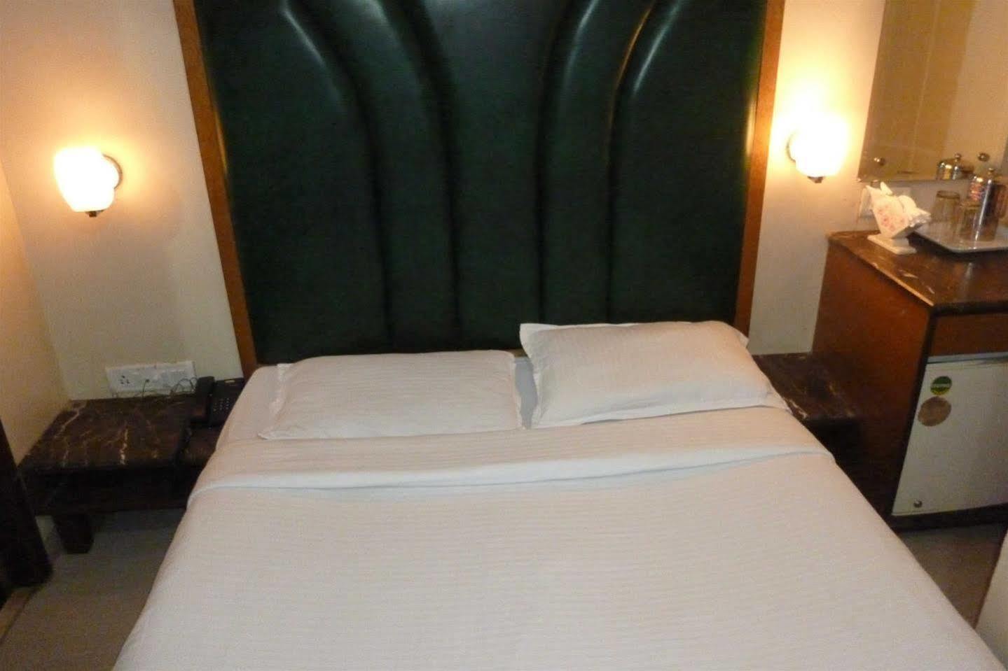 Hotel Park Shilton Mumbai Exterior photo