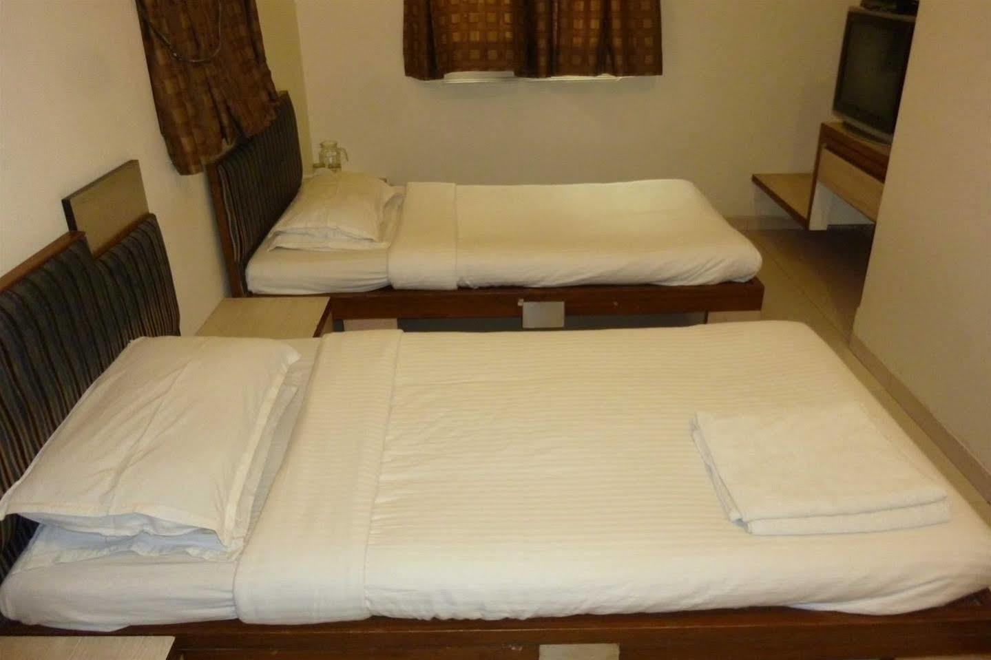 Hotel Park Shilton Mumbai Exterior photo